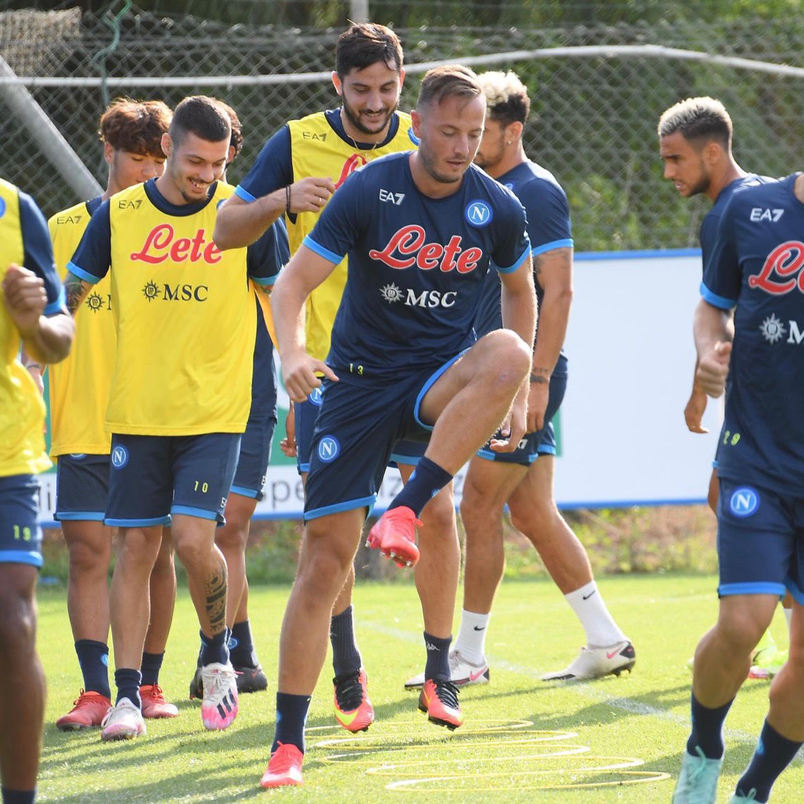 napoli allenamento konami training center