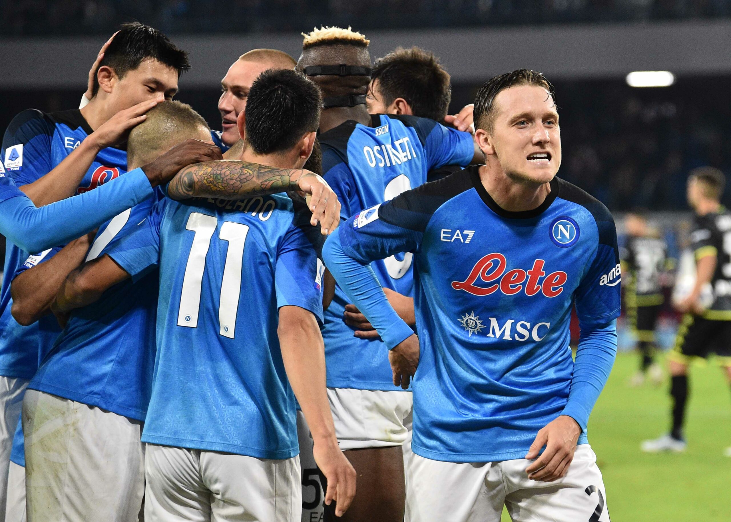 Zielinski con la maglia del Napoli