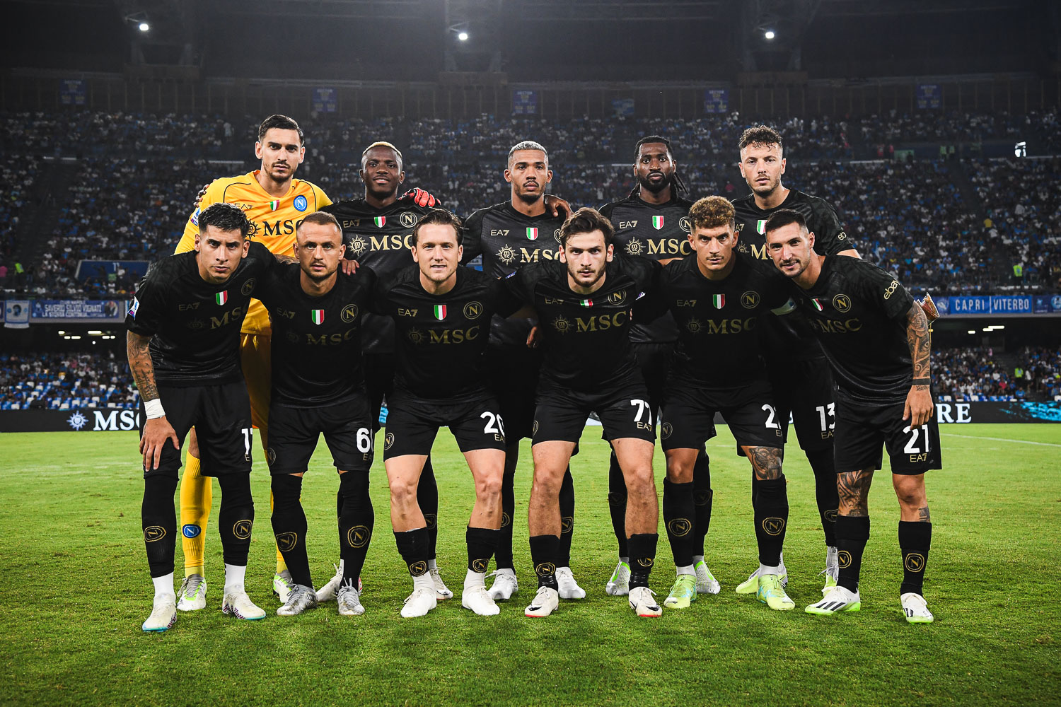 Foto di squadra per i calciatori del Napoli prima di affrontare la Lazio 